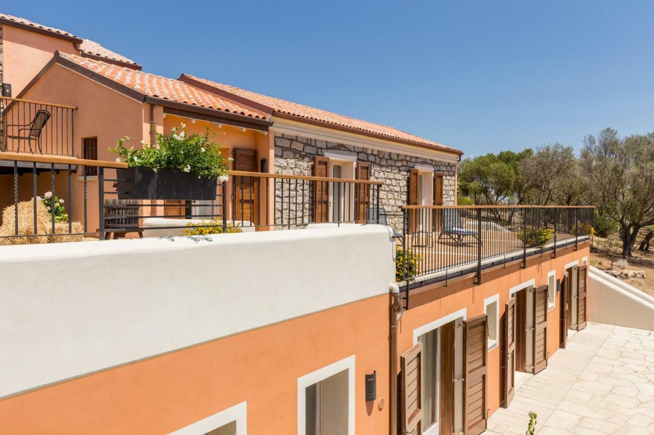 Tenuta Petra Bianca Palau Exterior photo